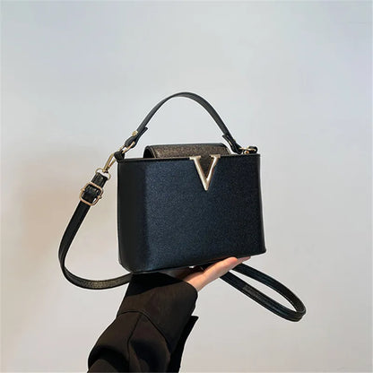Luxury Women's Tote Bag, Chic V Shaped Stylish Pu Leather Bucket Bag