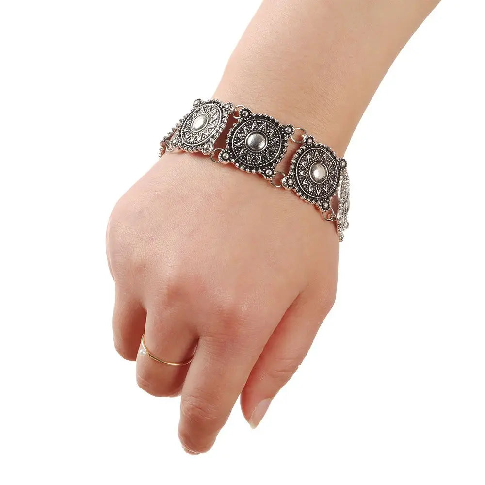 Fashionable bracelets necklaces wrist jewelry and neck jewelry.