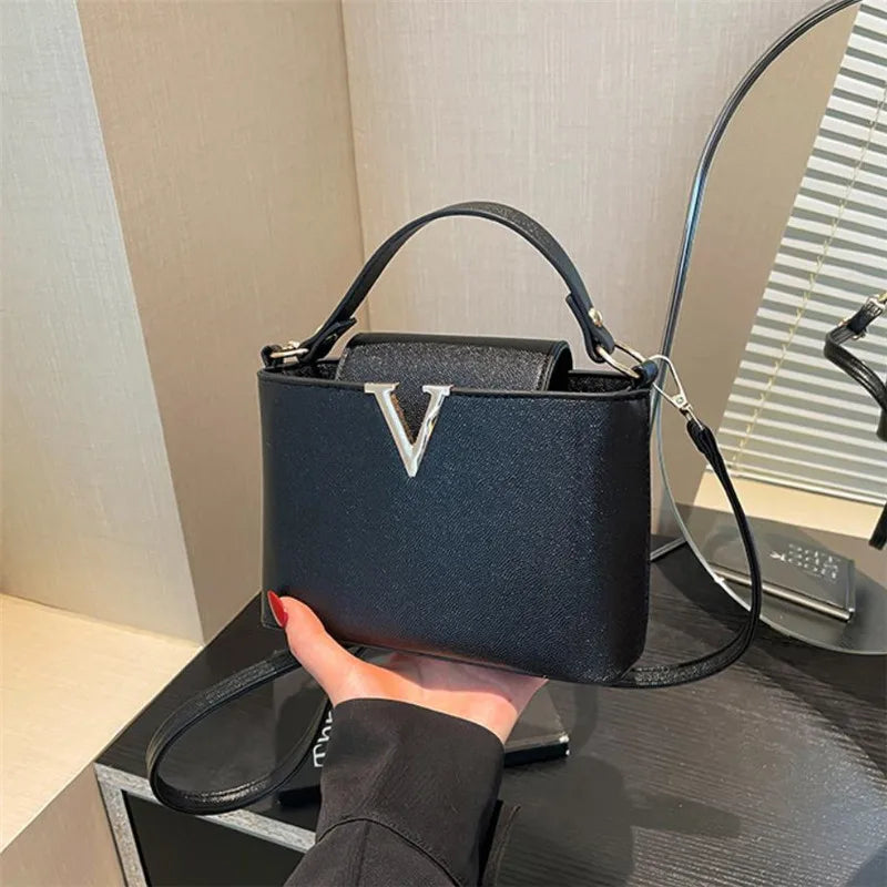 Luxury Women's Tote Bag, Chic V Shaped Stylish Pu Leather Bucket Bag