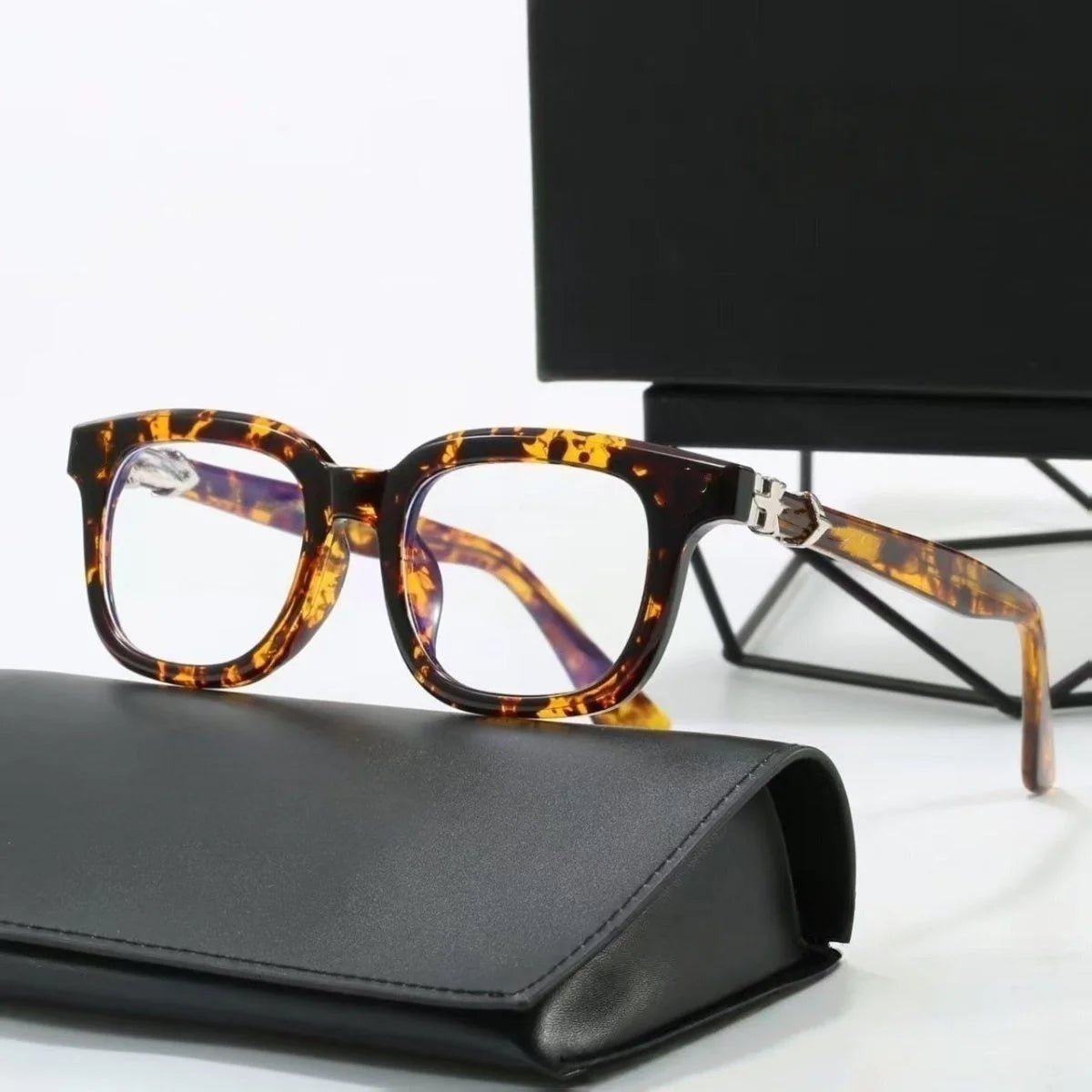 Luxury Summer Sunglasses Unisex Trendy High-End Eyewear UV Protection Outdoor Sunglasses Lightweight Retro Sunshades Gifts