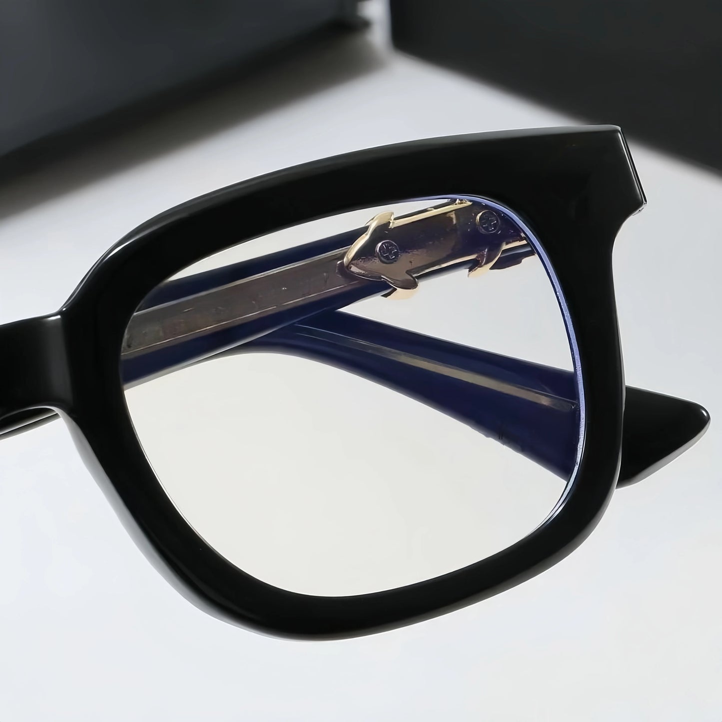 Luxury Summer Sunglasses Unisex Trendy High-End Eyewear UV Protection Outdoor Sunglasses Lightweight Retro Sunshades Gifts
